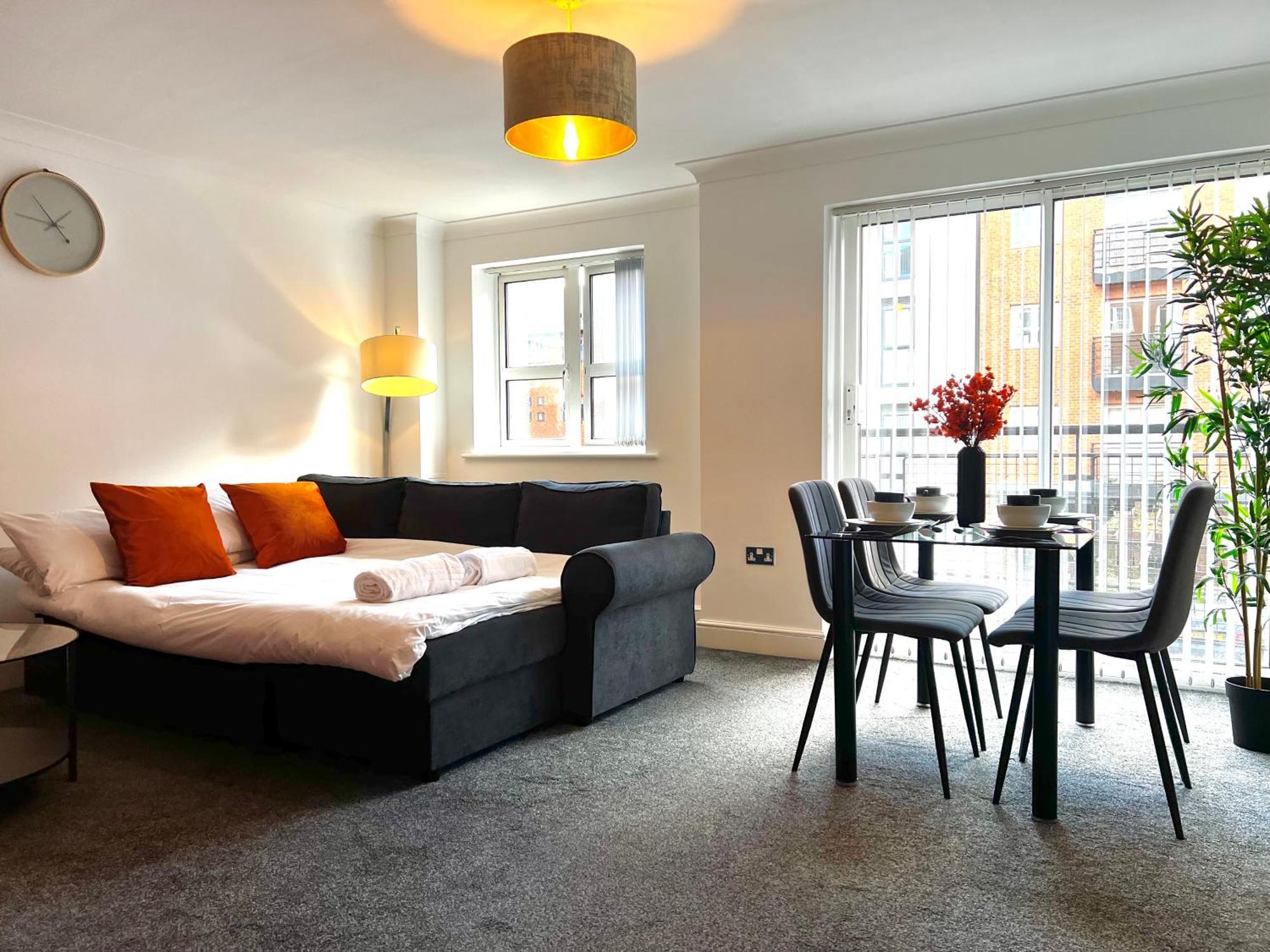City Centre Gem - Stylish 1 Bedroom Stay * Birmingham