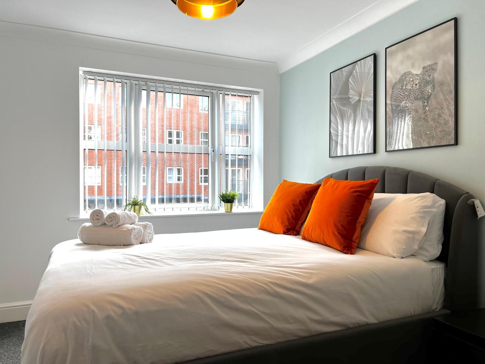 City Centre Gem - Stylish 1 Bedroom Stay * Birmingham